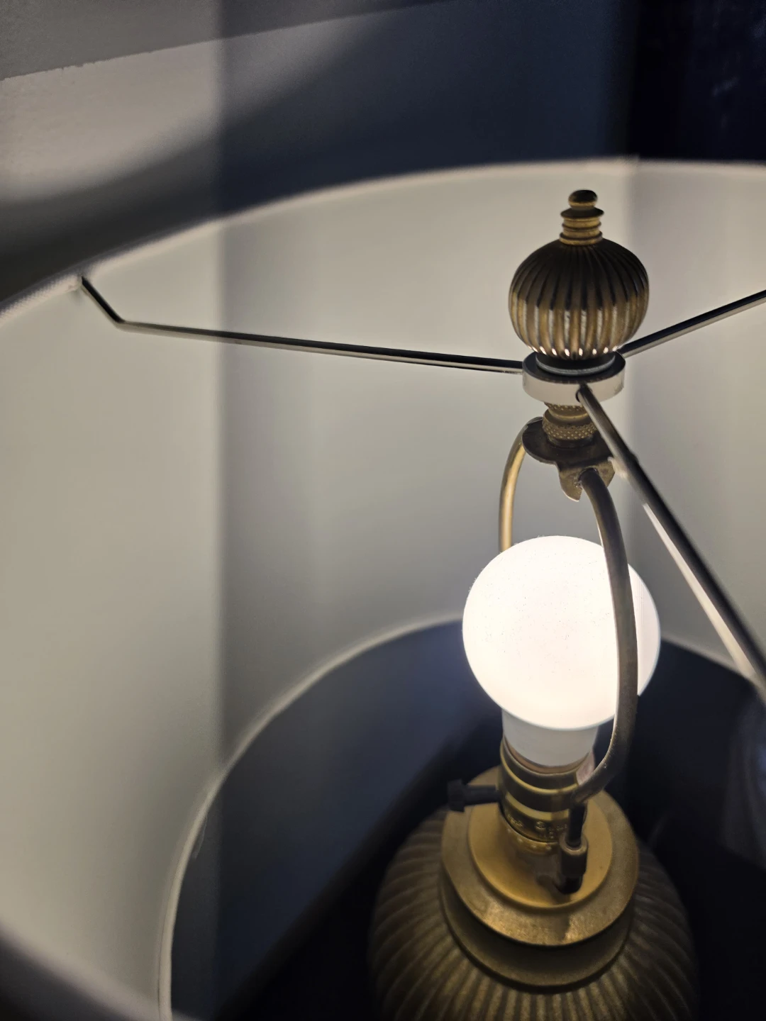 Table lamp - photo 5