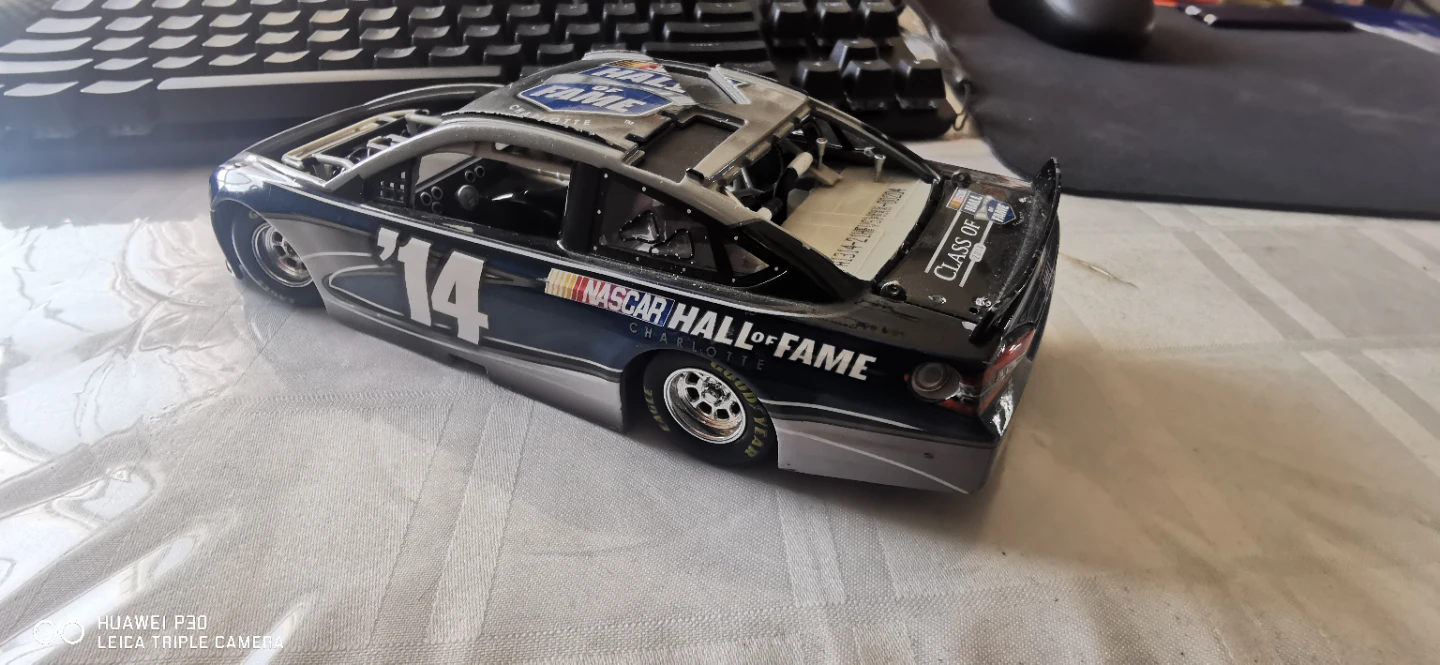 NASCAR Hall of Fame #14 Diecast Car - photo 2