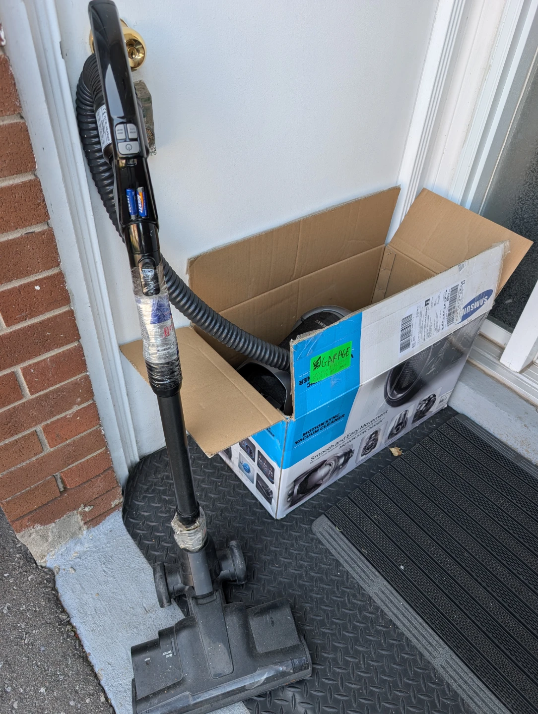 Samsung Motion Sync Vacuum Cleaner $25 - photo 2