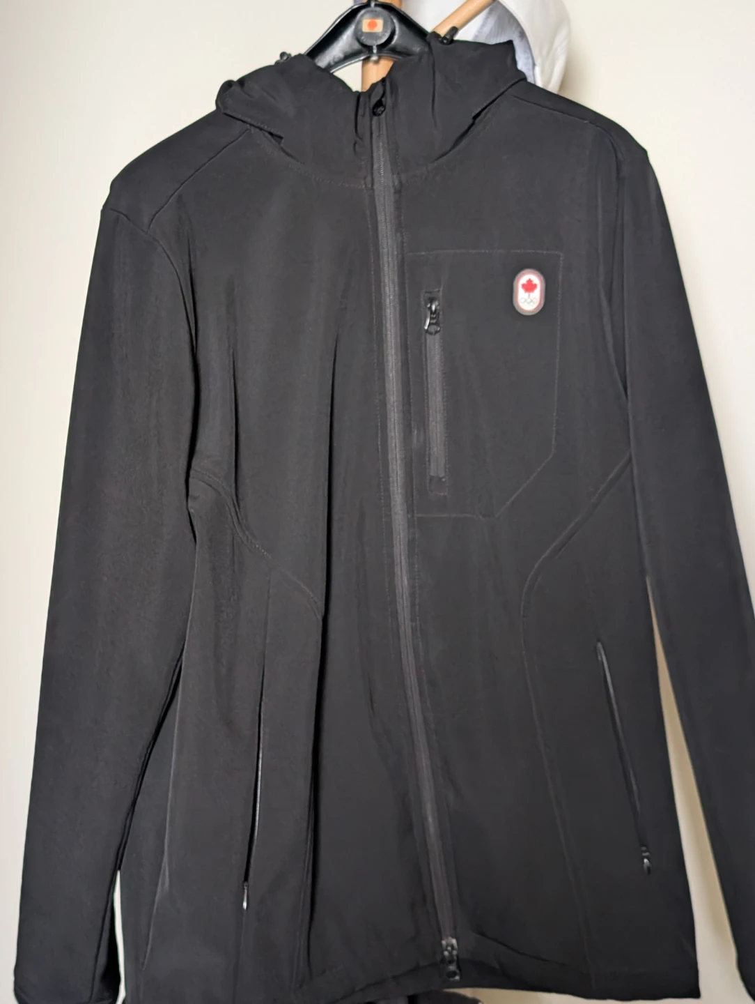 Hudson's Bay Black Olympic Softshell Jacket - M