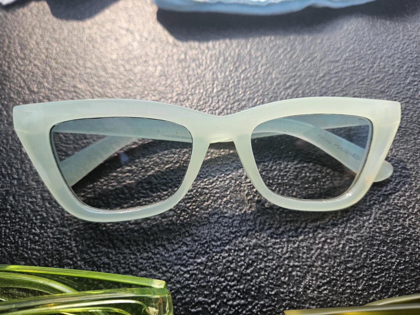 Three pairs of fashion sunglasses in green and white - photo 2