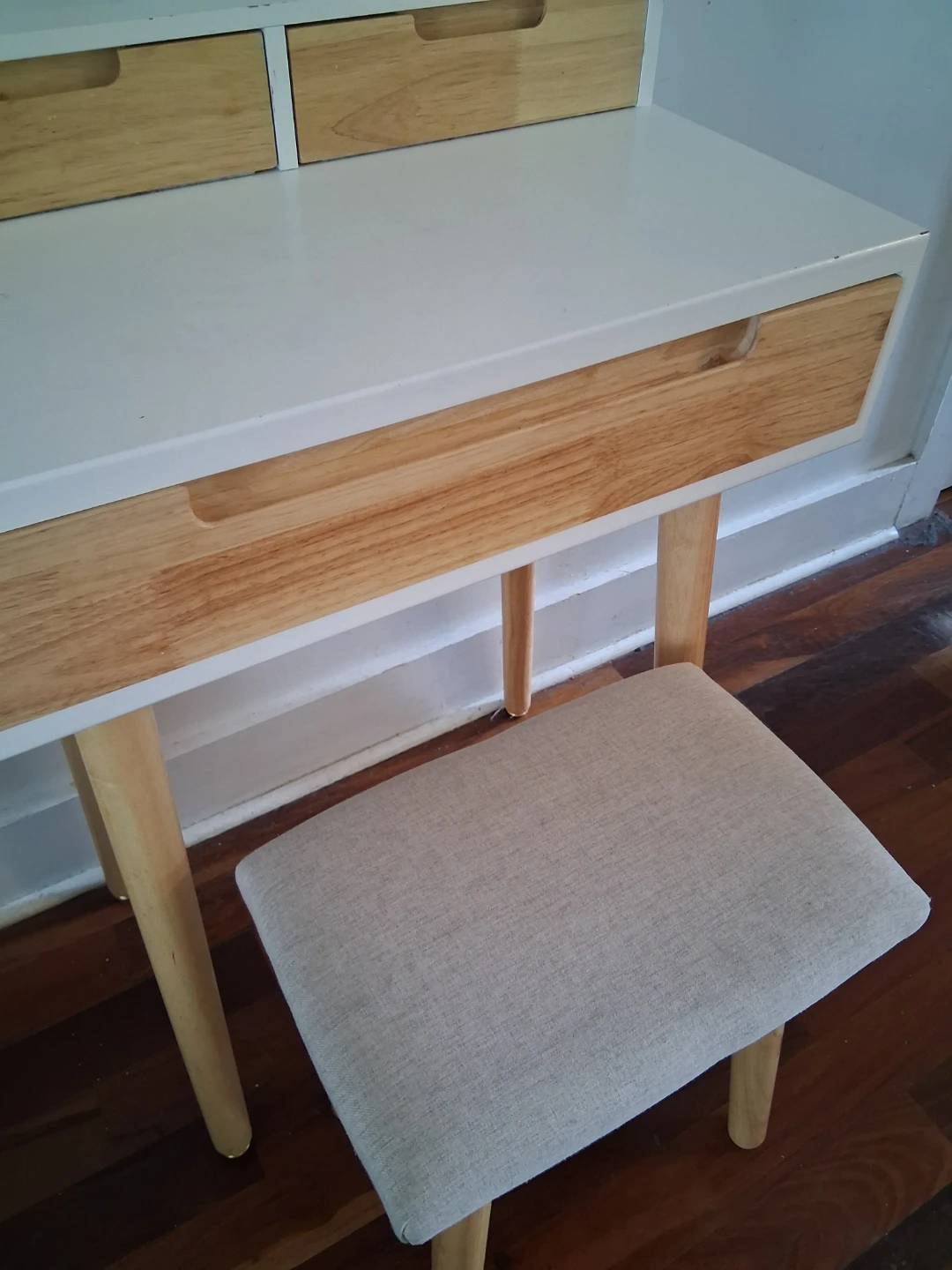 White Vanity Desk with Mirror and Stool - photo 4