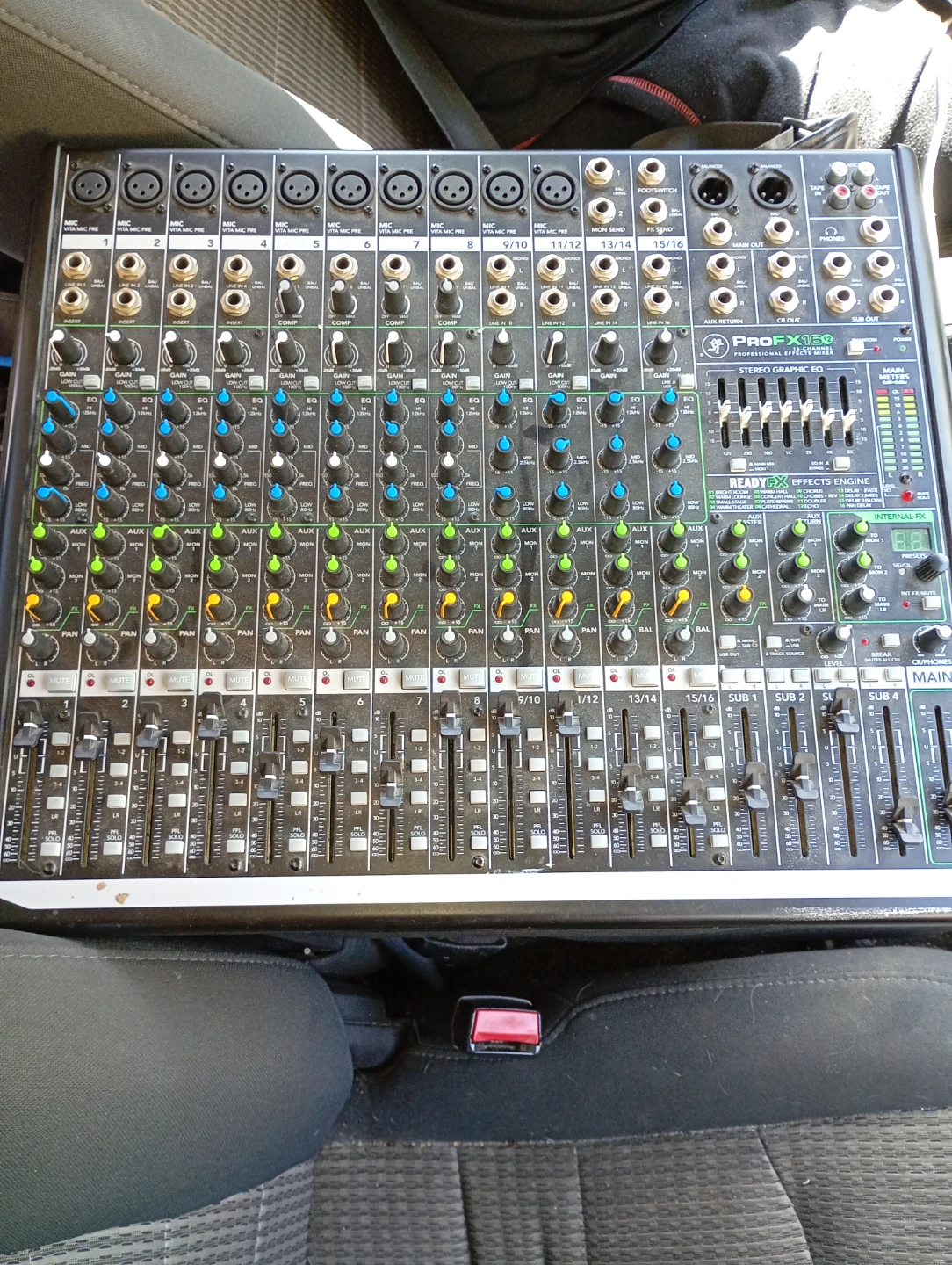 Mackie ProFX16v3 Professional Effects Mixer