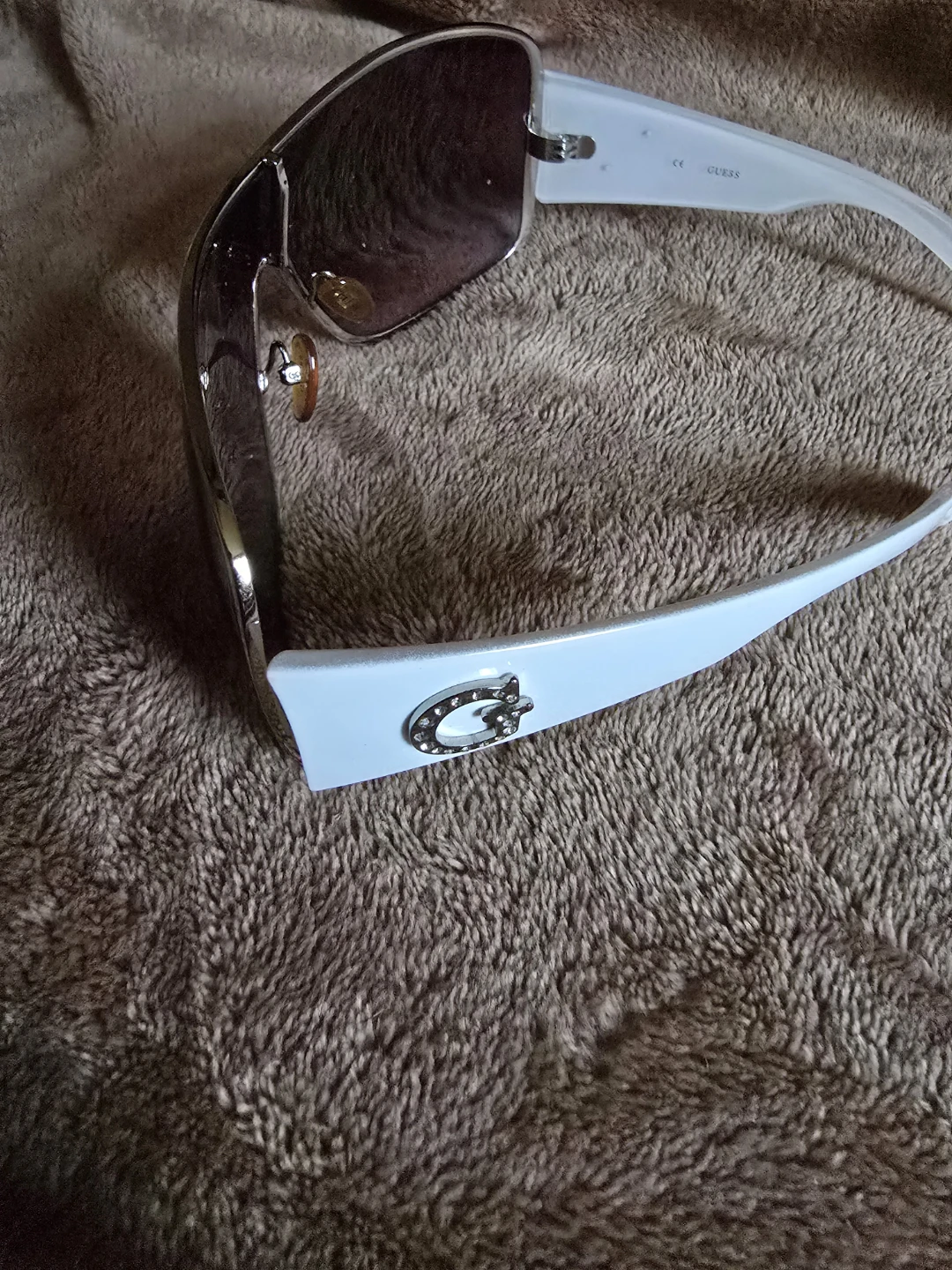 Guess Sunglasses with Case - photo 3