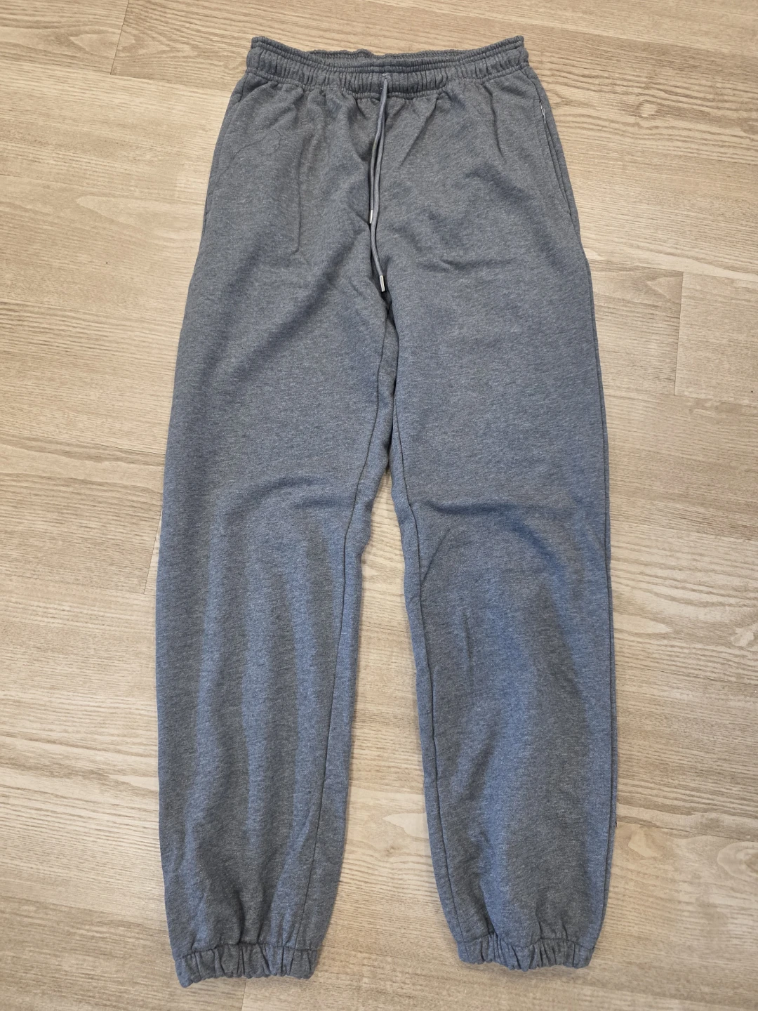 Vemubapis Grey Sweatpants Size M