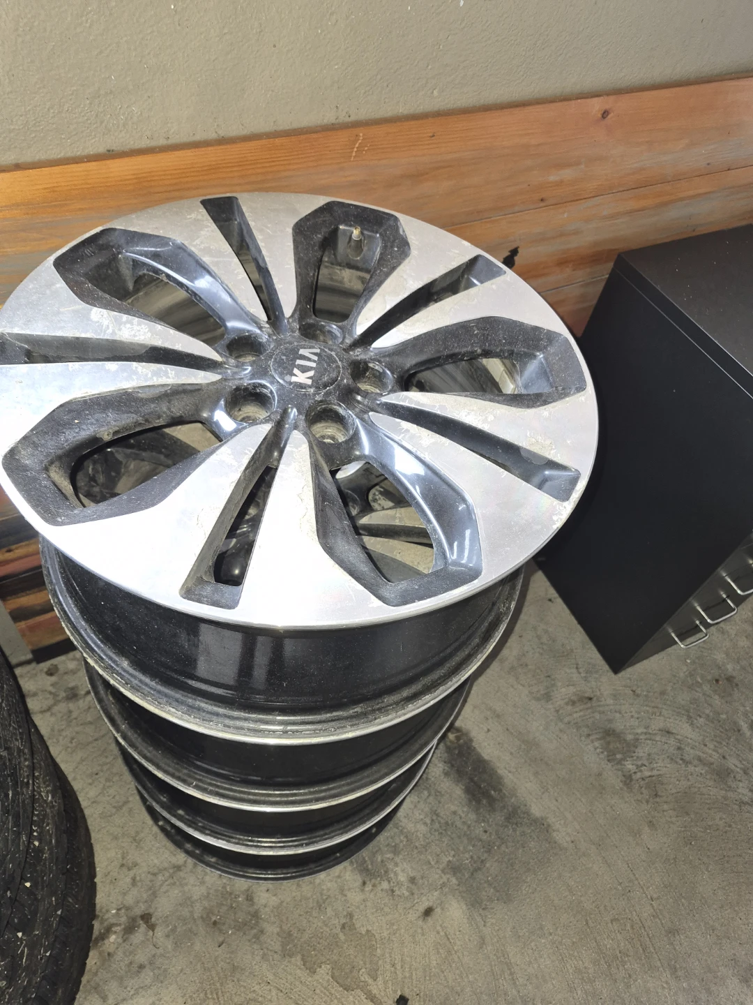 Set of 4 Kia Alloy Wheels