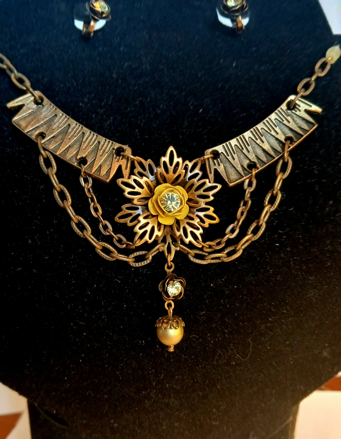 Statement Necklace and Earring Set with Floral Design - photo 3