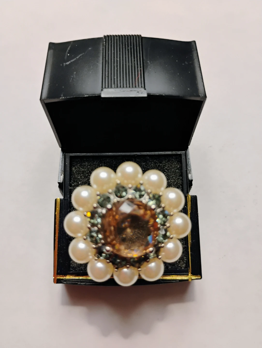 AVON VINTAGE RING (Silver Tone Faux Pearl & Rhinestones)