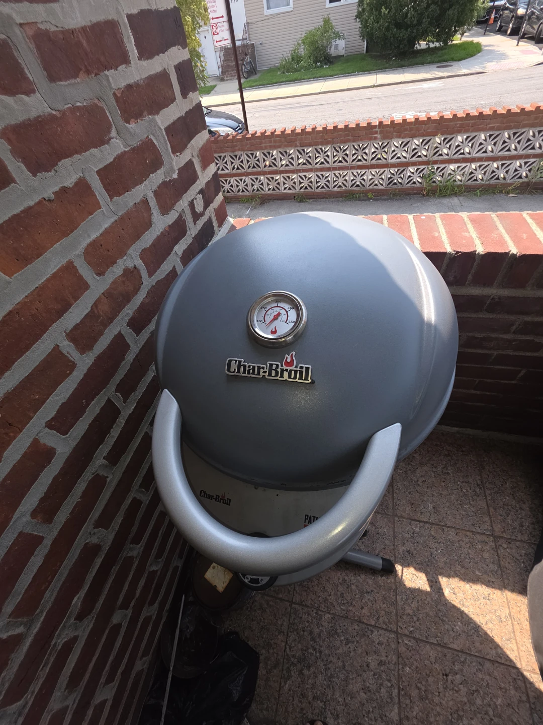 Char-Broil Patio Bistro Gas Grill - photo 2