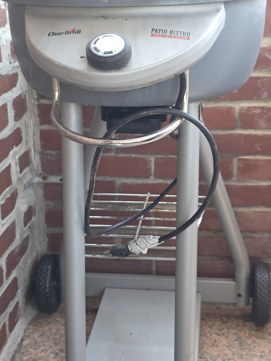 Char-Broil Patio Bistro Gas Grill - photo 4