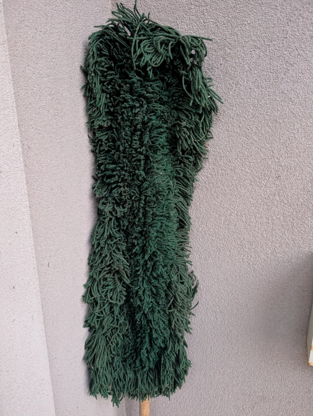 Commercial Green dust mop with wooden handle - photo 2