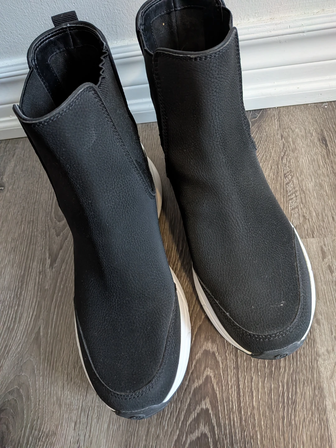 Michael Kors Black Chelsea Boots - photo 2