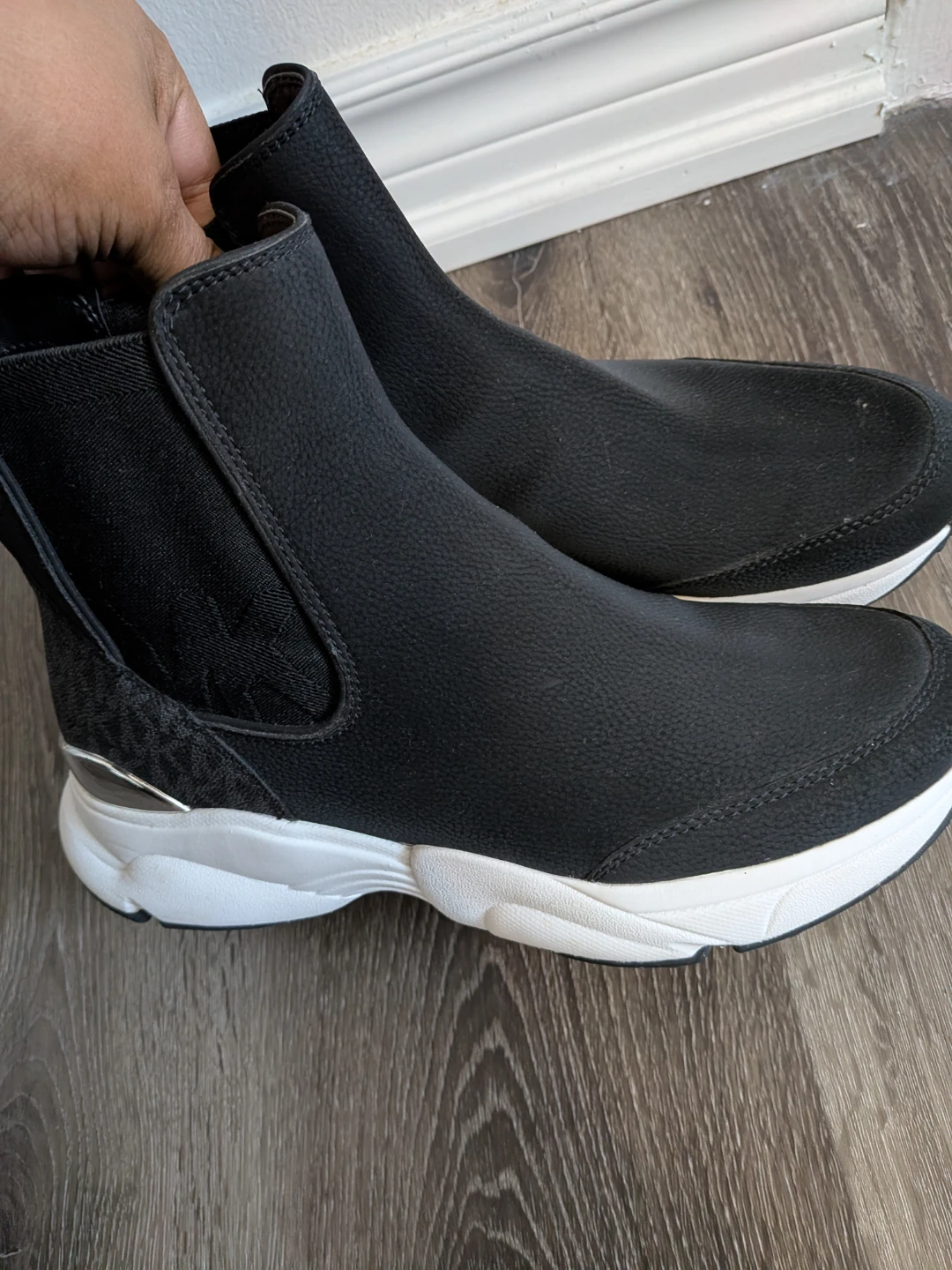 Michael Kors Black Chelsea Boots - photo 3