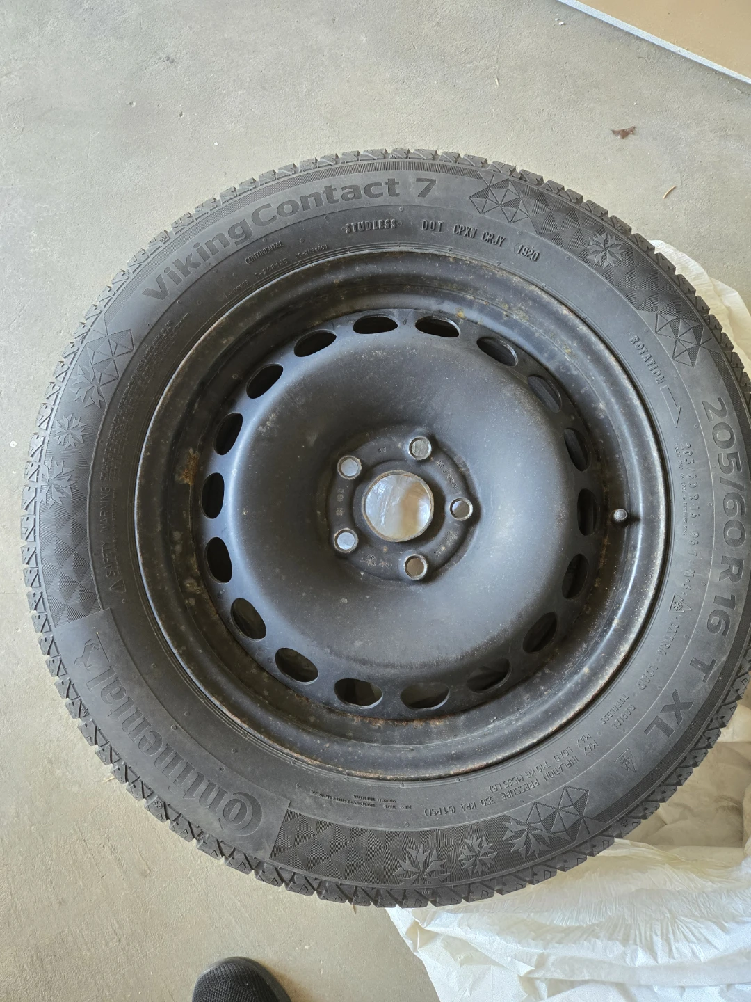 Continental VikingContact 7 Tire 205/60R16