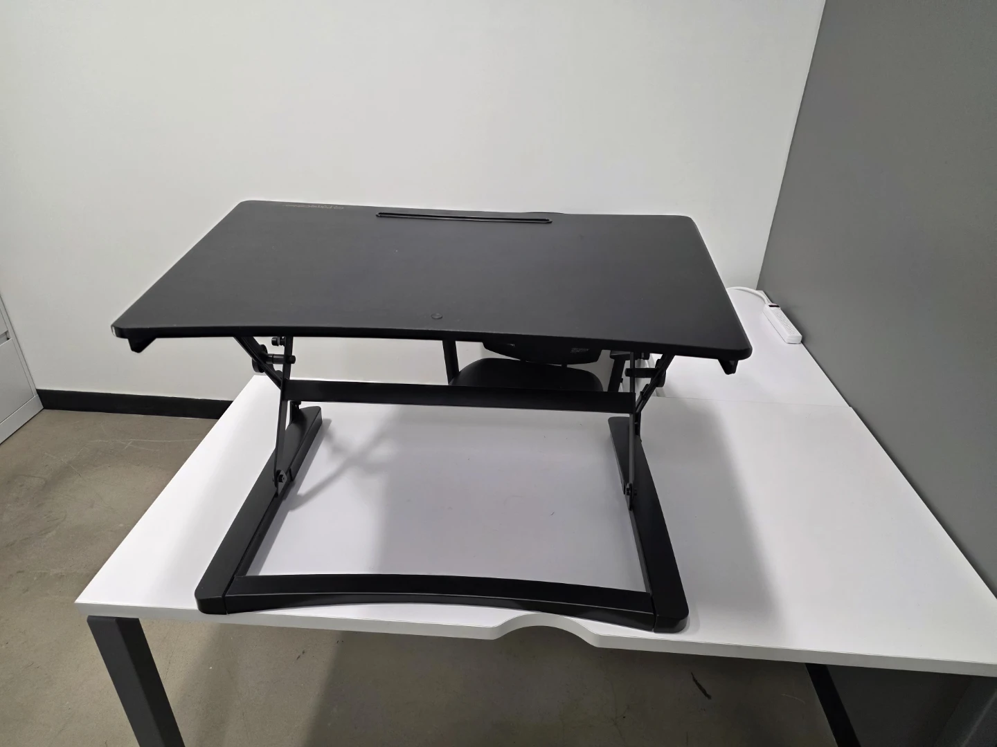 PrimeCables Sit-Stand Desk Riser - photo 4