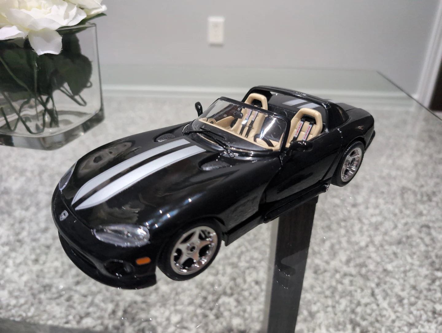 Dodge Viper Toy Car by burago 1.18 - photo 2