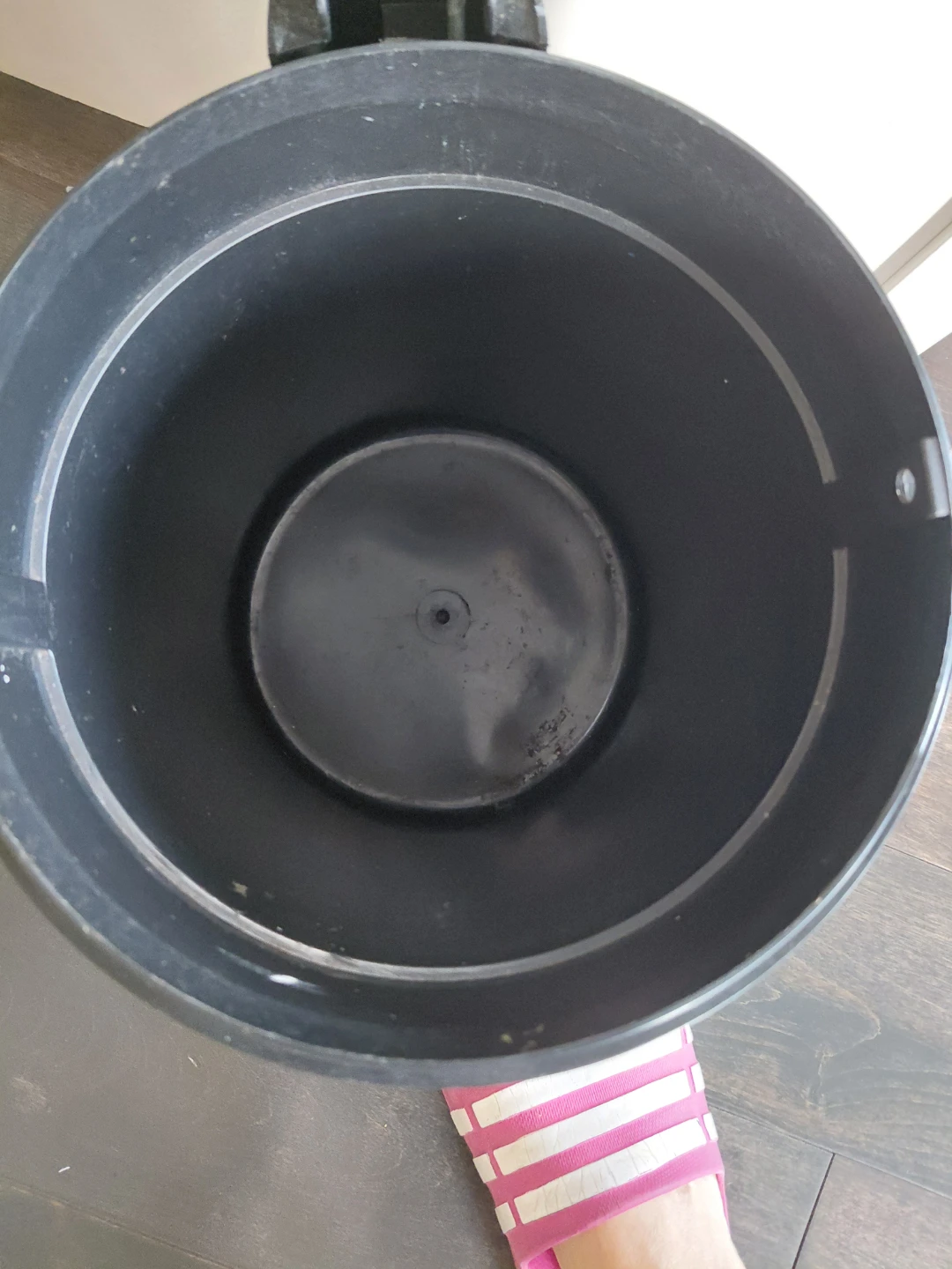 Stainless Steel Step Trash Can - photo 2