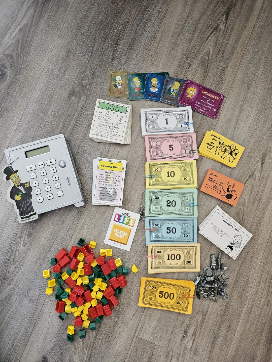 The Simpsons Monopoly Board Game things - photo 3