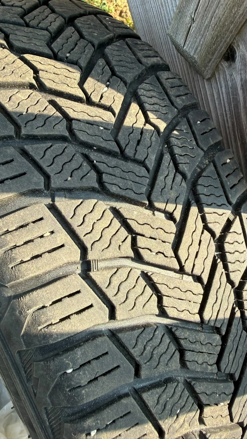 Michelin X-Ice Snow Tire with Rim - photo 4