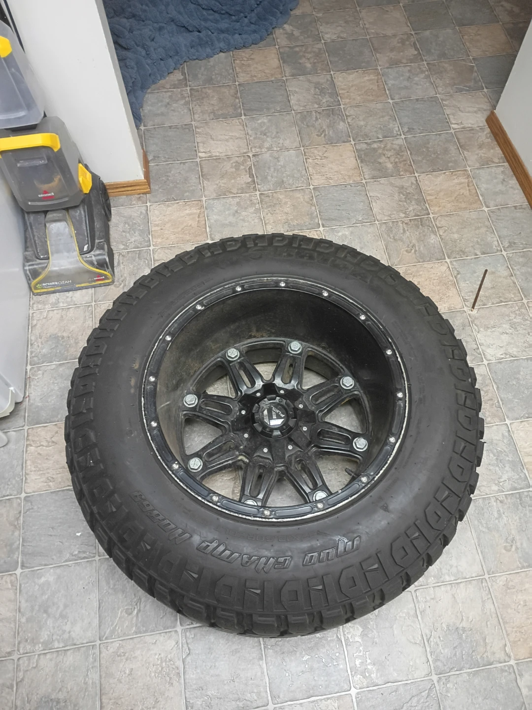 Mud Champ 37x13.50R20LT Tire