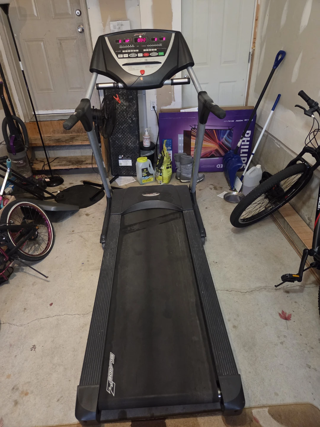 Bladez Powermills Treadmill - photo 4
