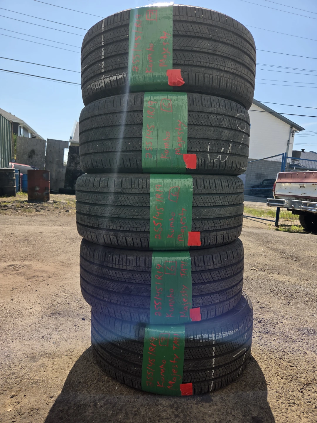 Kumho Majesty TA All Season Tires - 255/45R19