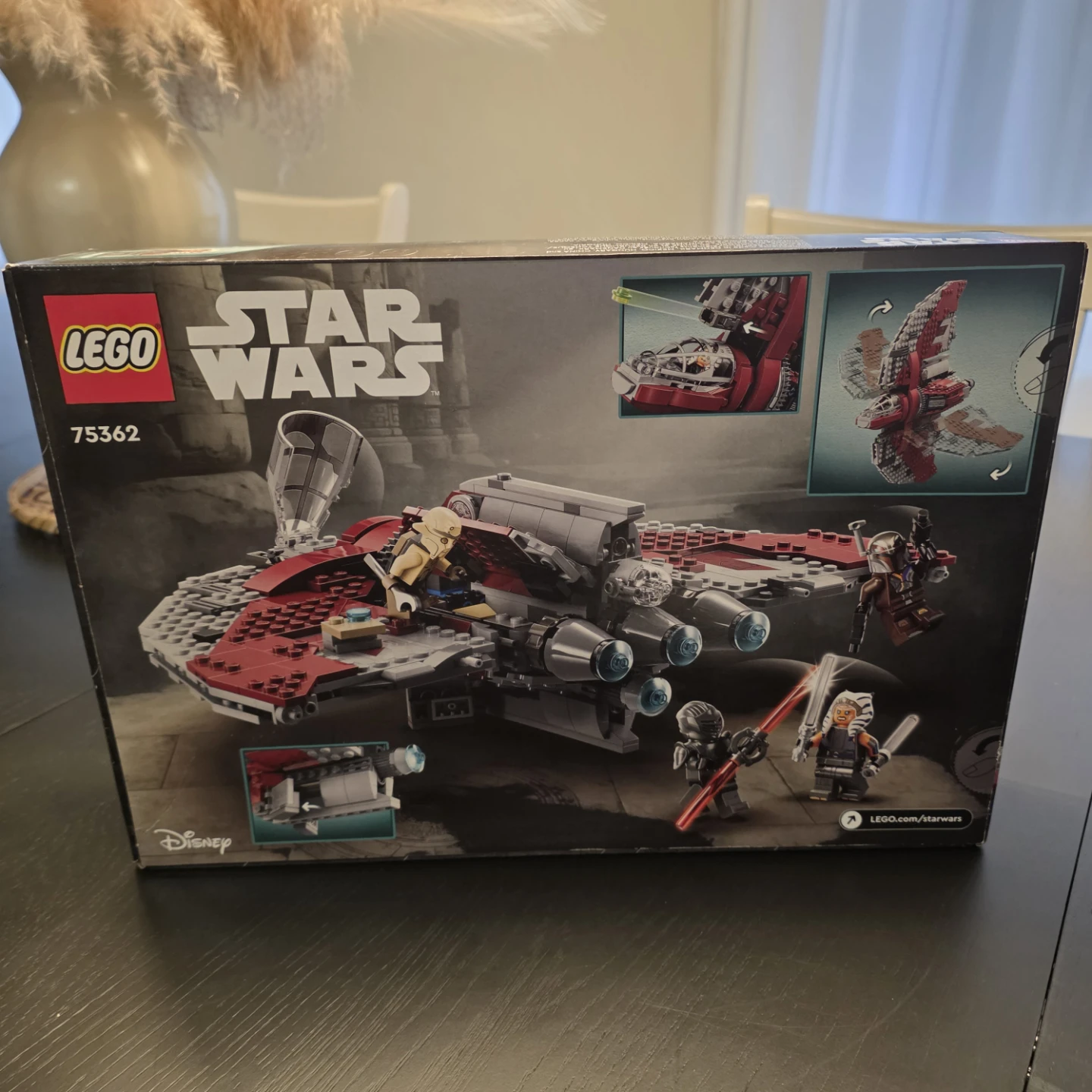 LEGO Star Wars Ahsoka Tano's T-6 Jedi Shuttle 75362 - photo 2