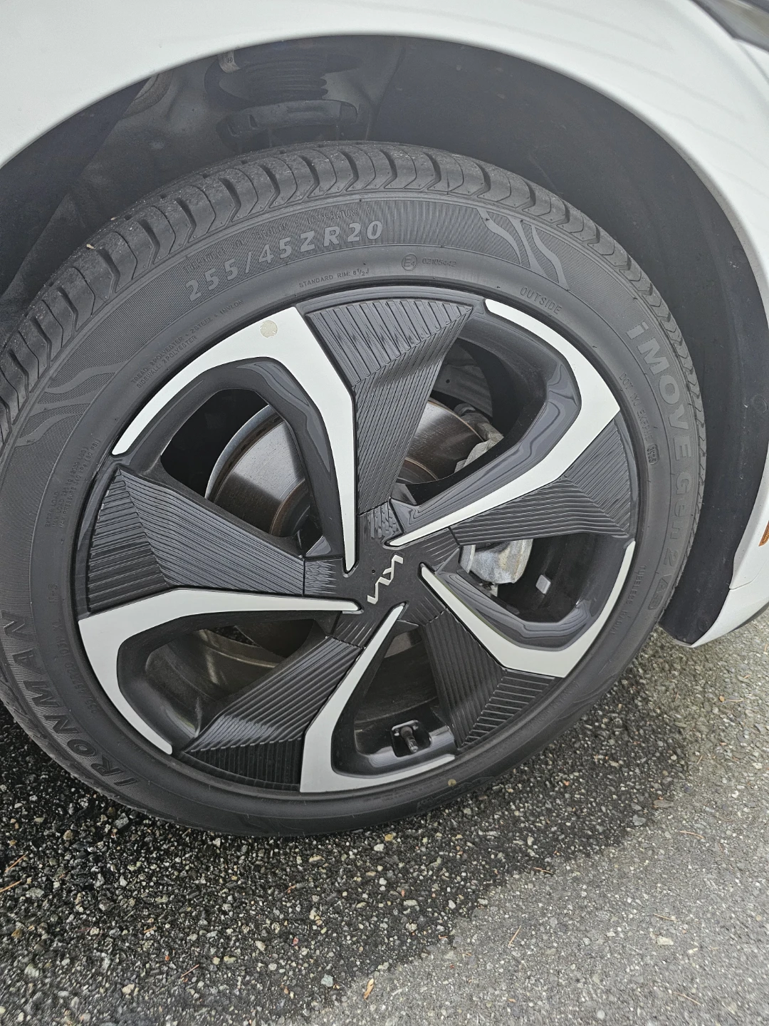 Kia 20 Inch Wheels with A/S Tires and TPMS