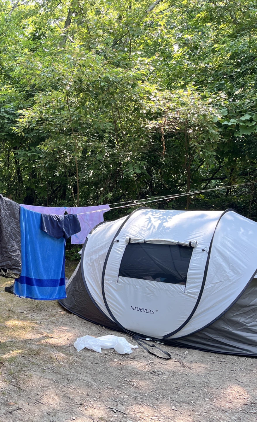 Pop-up 4-6 person tent