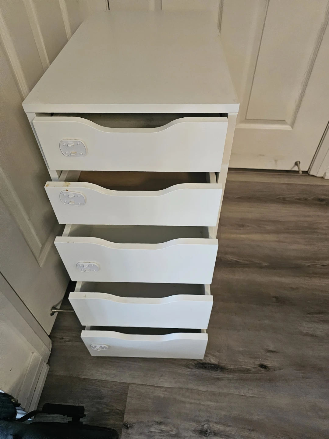 White 5-Drawer heavy wood Storage Unit - photo 2