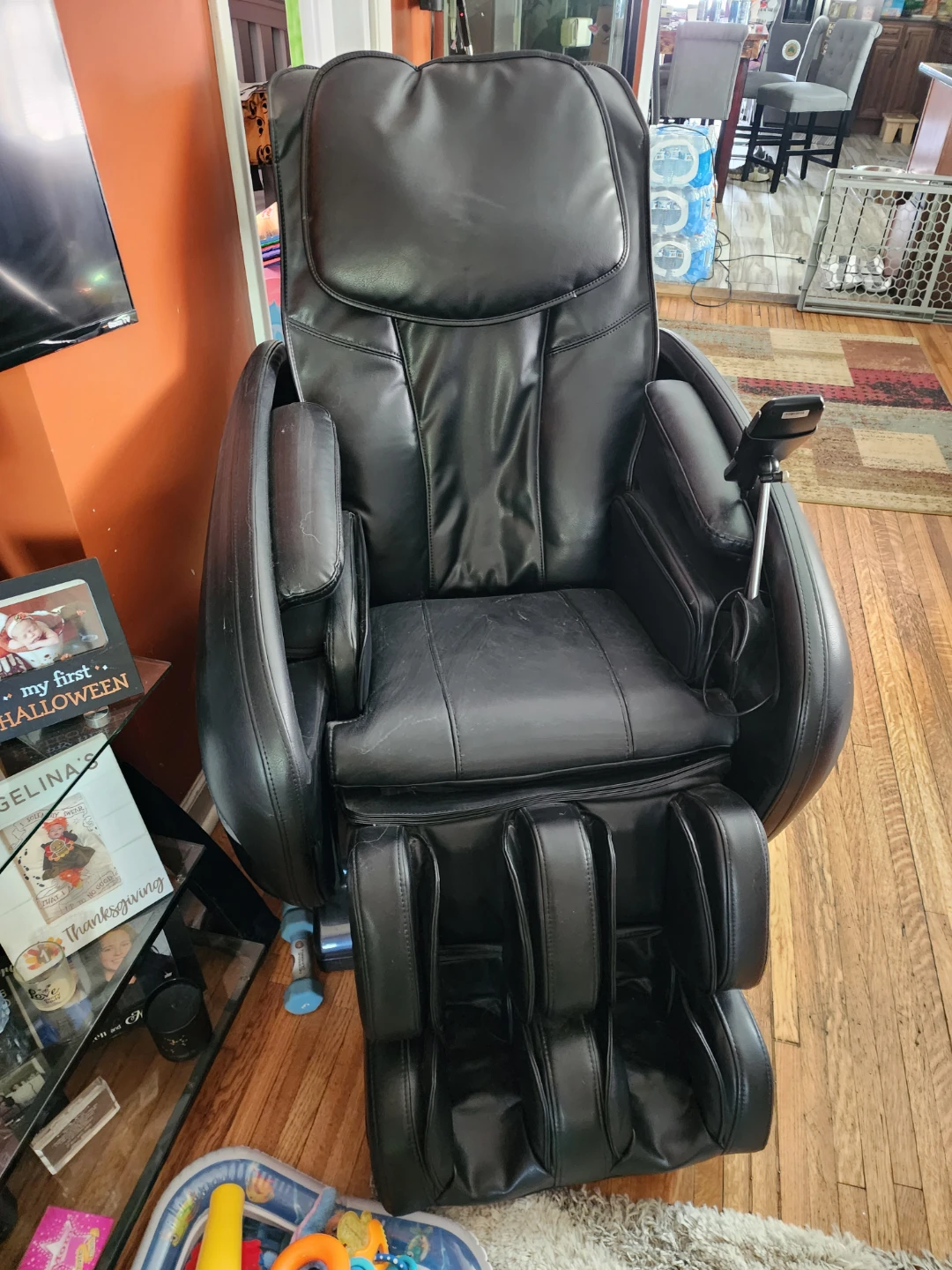 Cozzia Black Leather Massage Chair