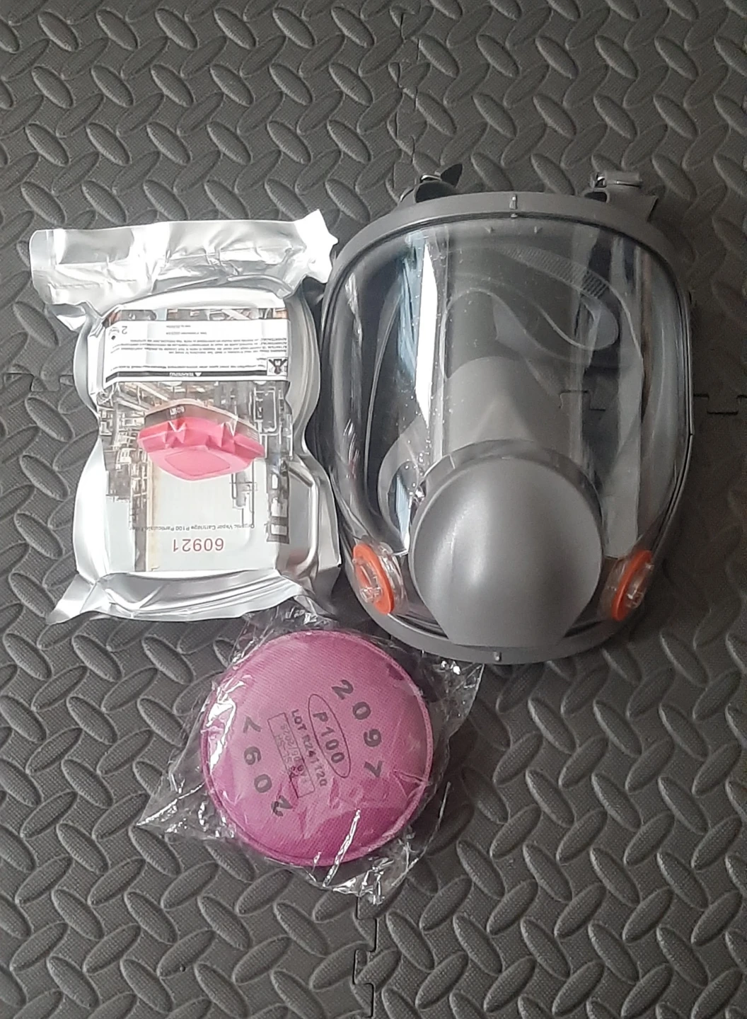 Full Face Respirator Mask with P100 Cartridges