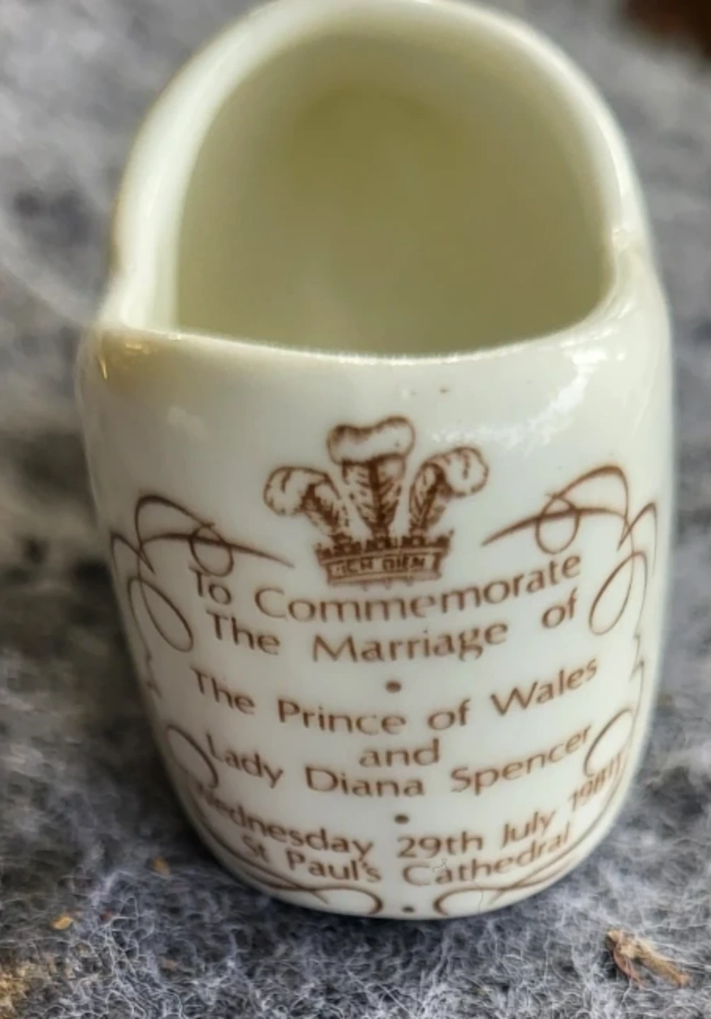 Princess Diana Royal Wedding Commemorative Shoe - photo 3