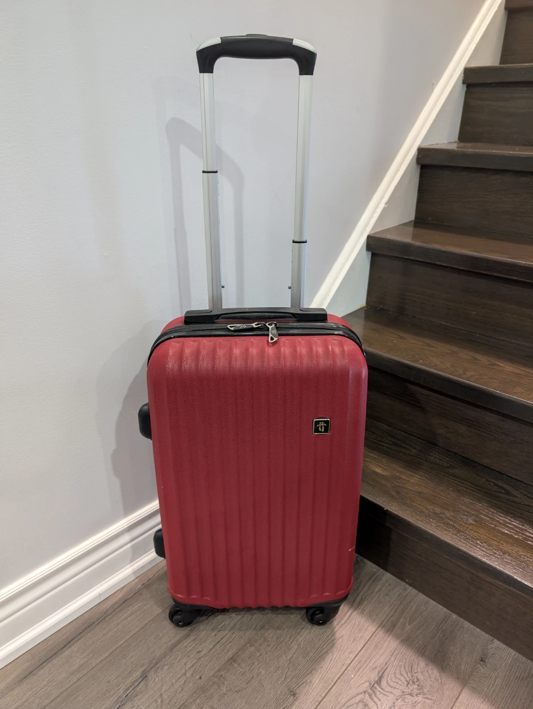 EUC - Totto Cabin / Carry-On Red Luggage
