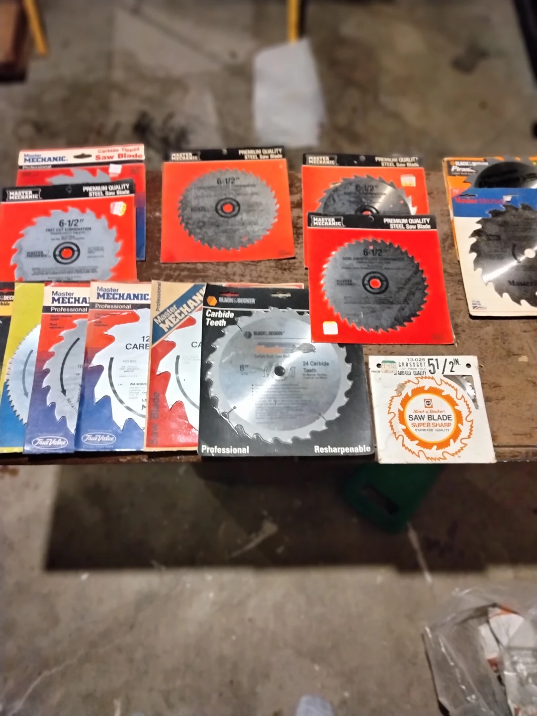 Lot of Master Mechanic & Black+Decker Saw Blades