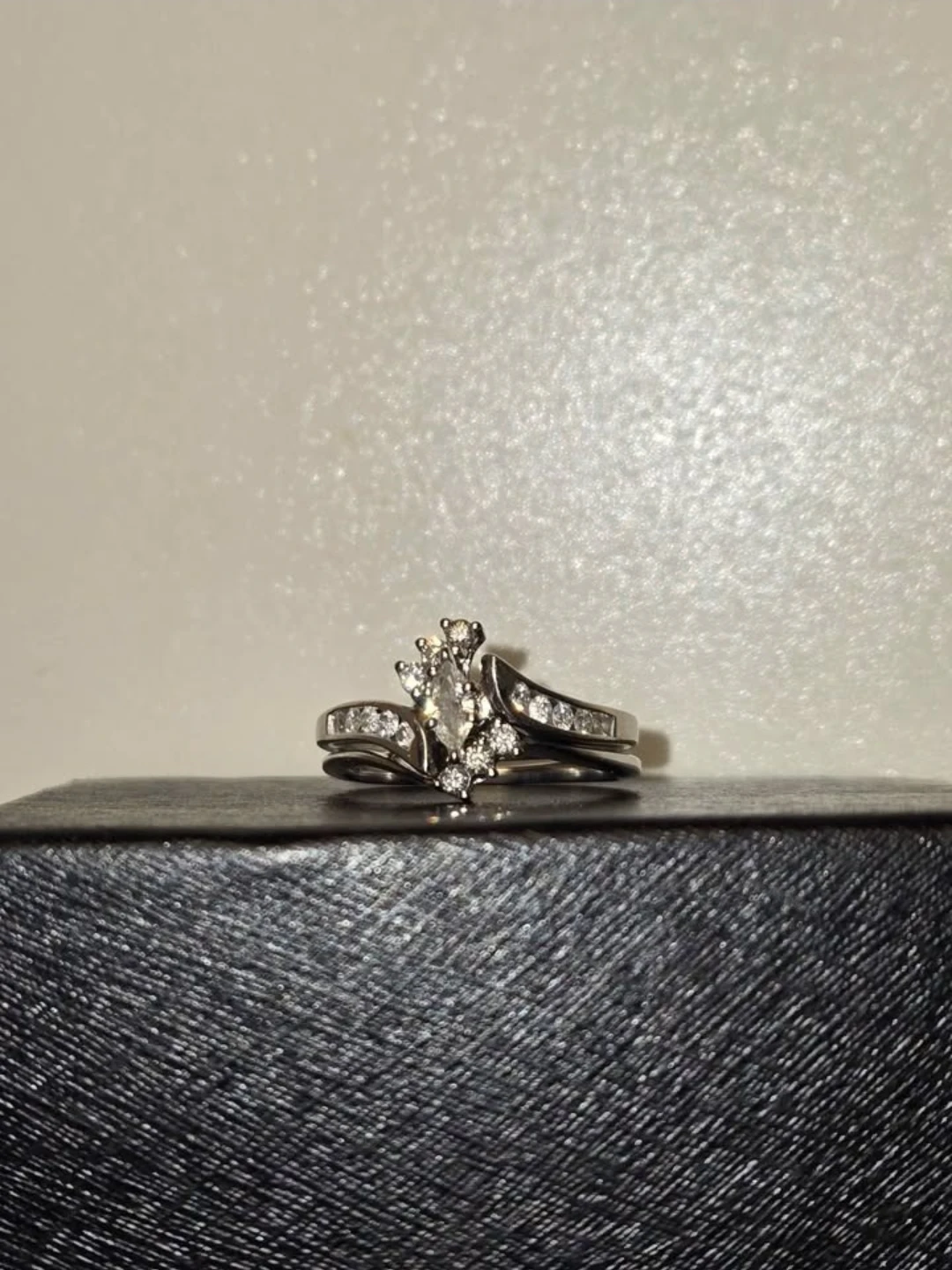 14K White Gold Diamond Ring Set - photo 3