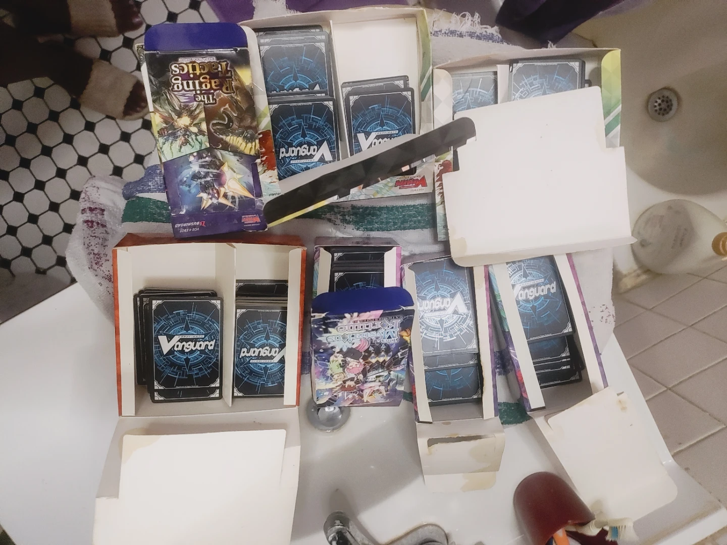 Vanguard Cardfight Booster Boxes & Packs - photo 2