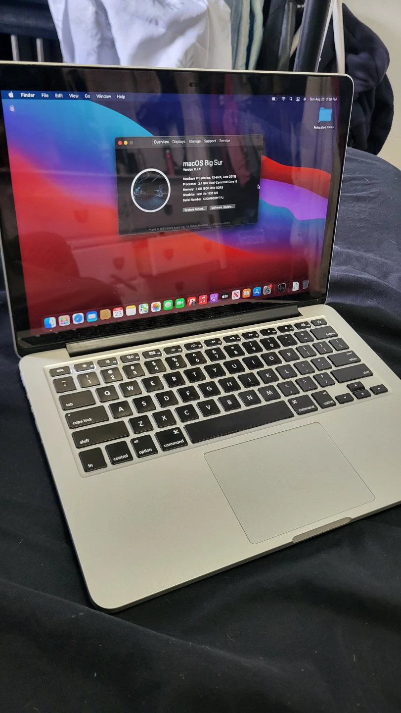 Apple MacBook Pro - photo 2