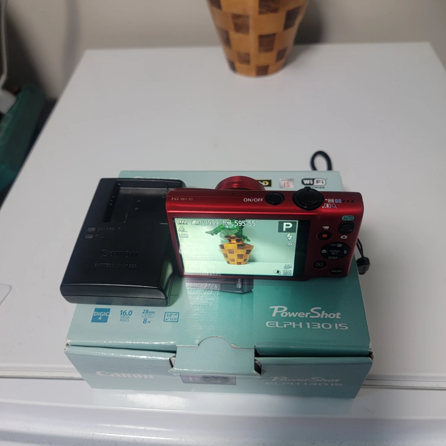 Canon PowerShot ELPH 130 IS Red Digital Camera with Charger - photo 4