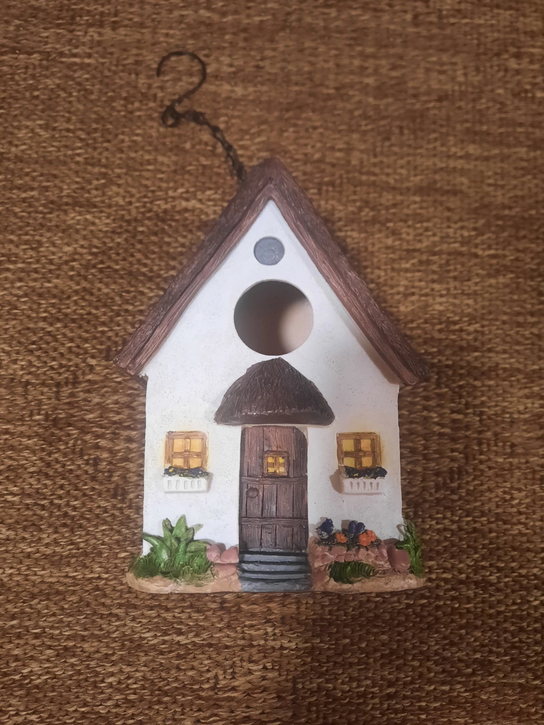 Hanging Resin Bird House 8"