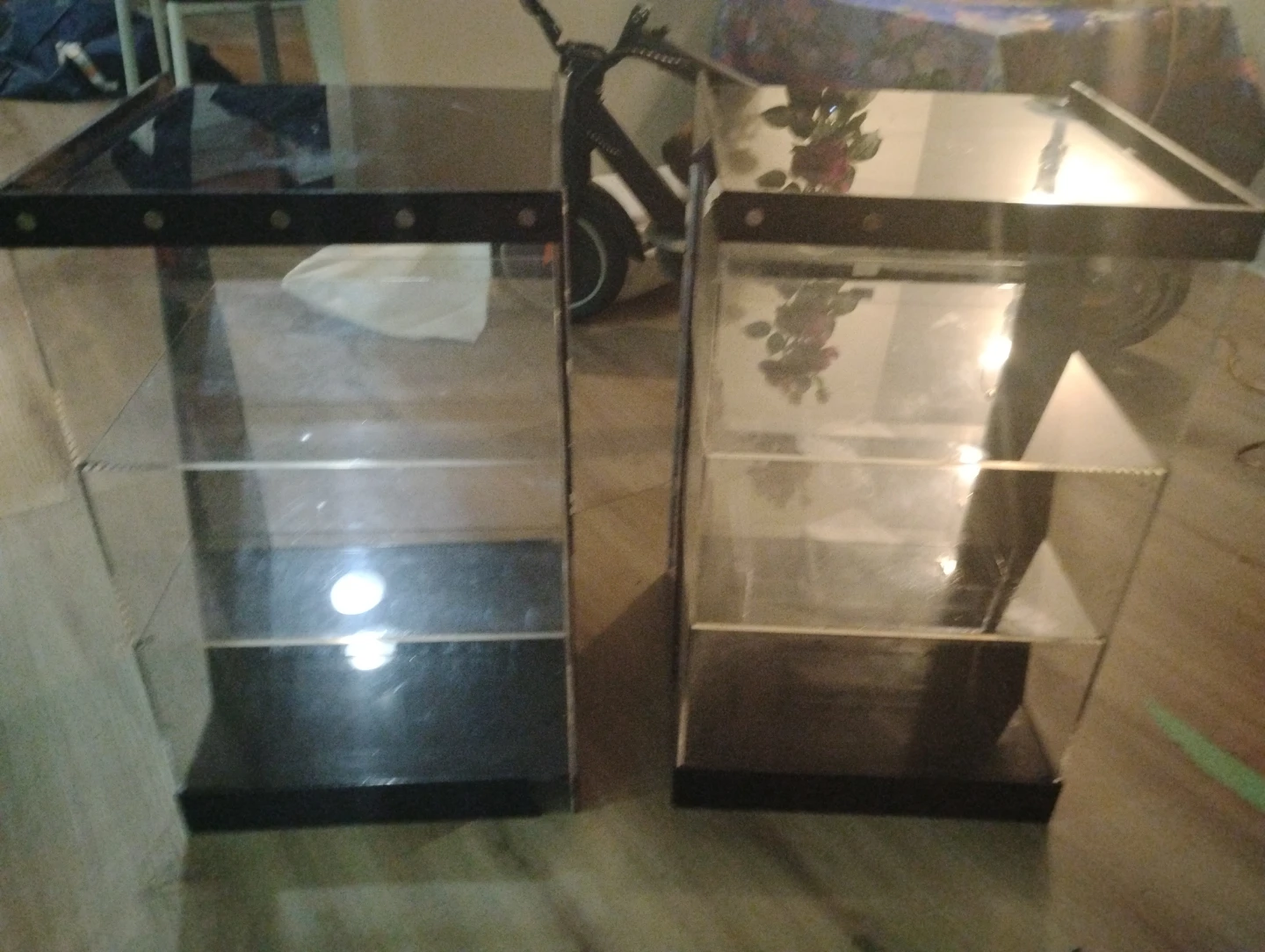 GCORE Display Stands (2) - photo 2