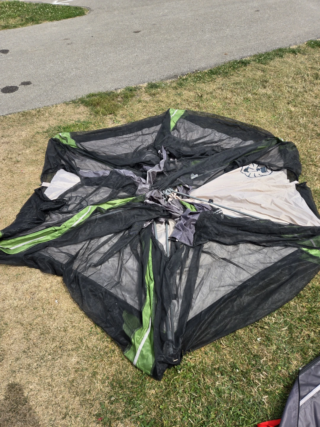 Coleman Instant popup Screened Canopy - photo 2