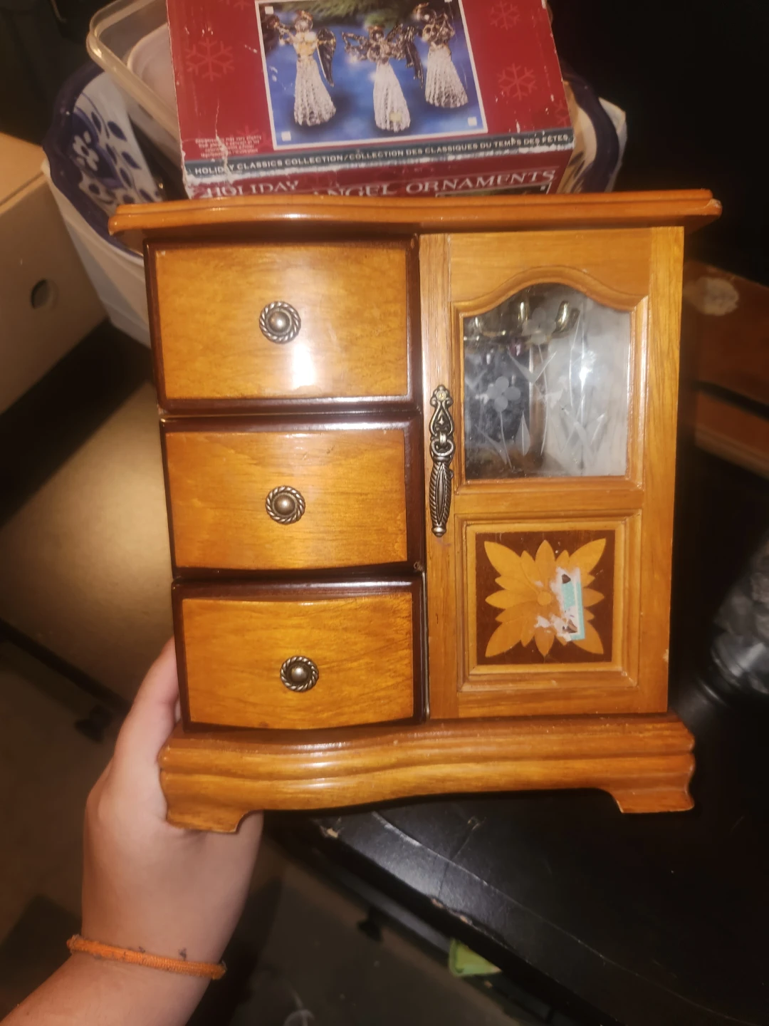 Jewelry box