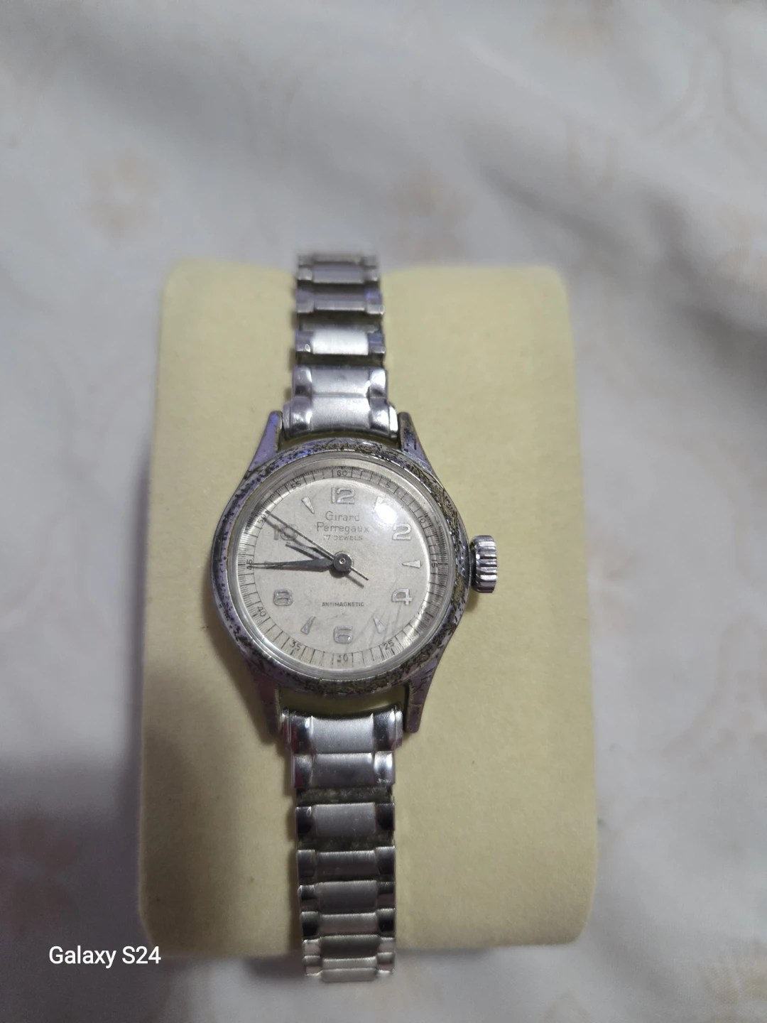 Girard Perregaux 17 Jewels Antomagnetic Watch