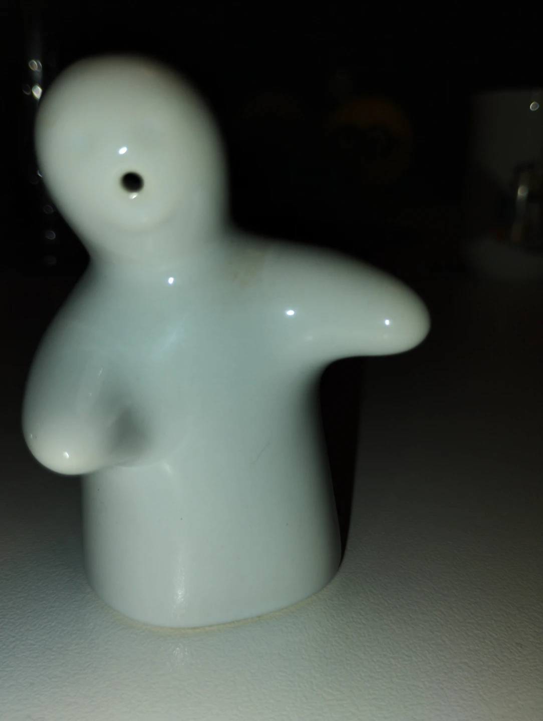 Hugging Salt and Pepper Shakers - photo 3