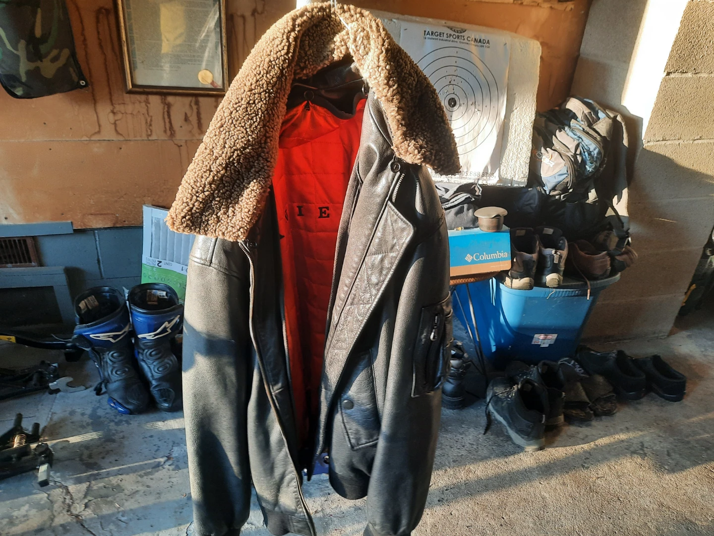 Men's Danier leather bomber jacket - photo 2