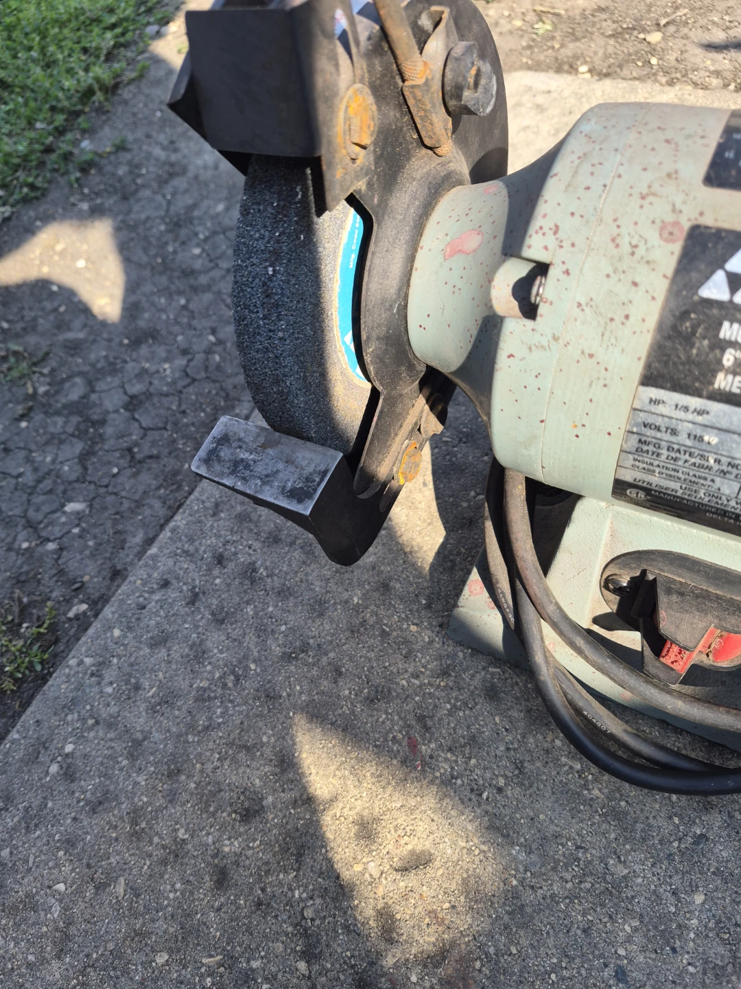 Delta 6" Trim-Line Bench Grinder - photo 4