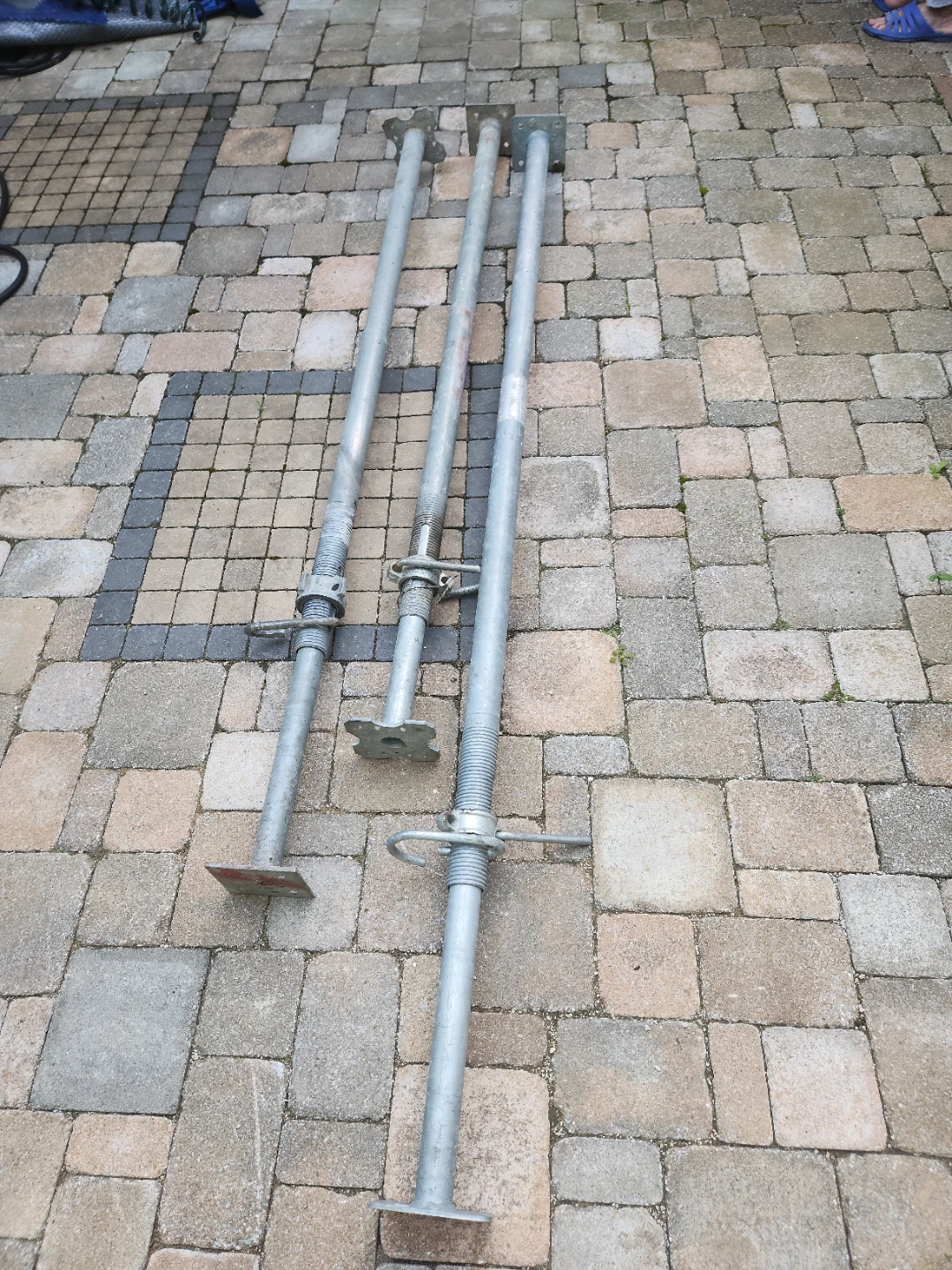 3 Adjustable Support Posts - photo 2