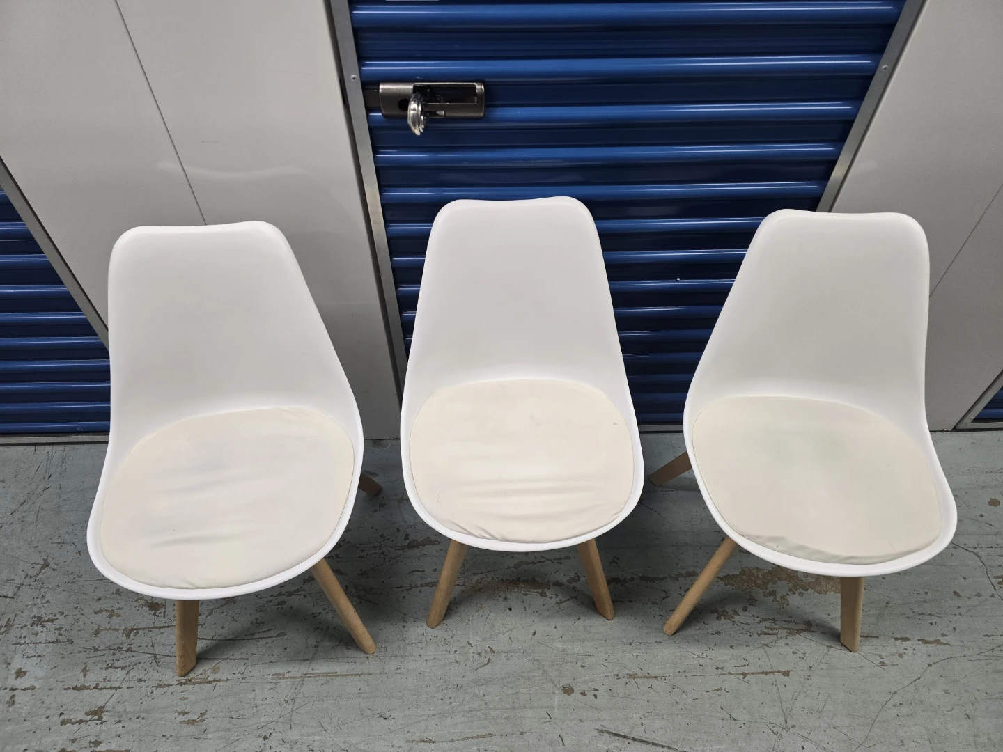 Set of 3 White Dining Chairs with Wood Legs - photo 2