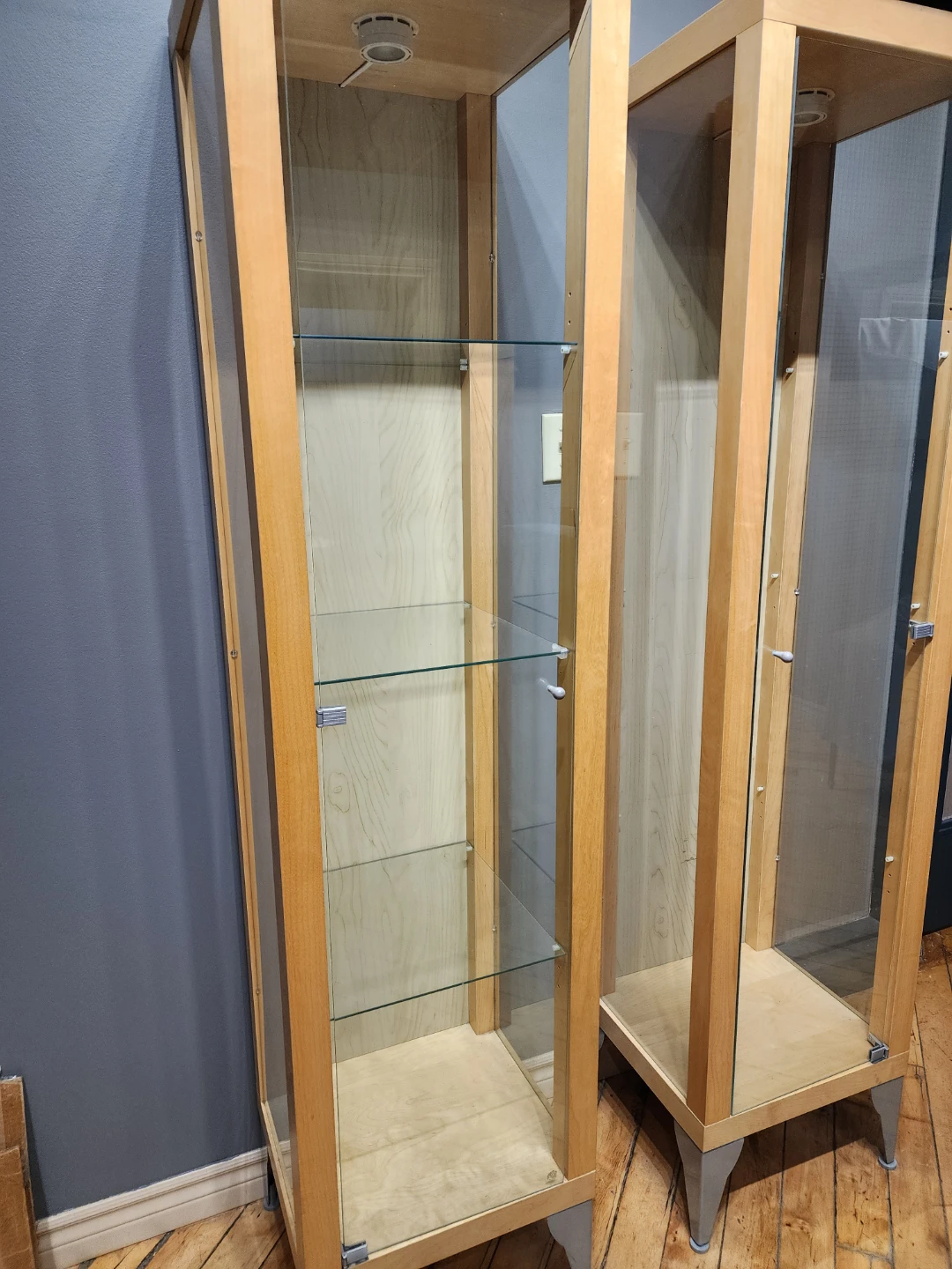 Glass  cabinets - photo 2